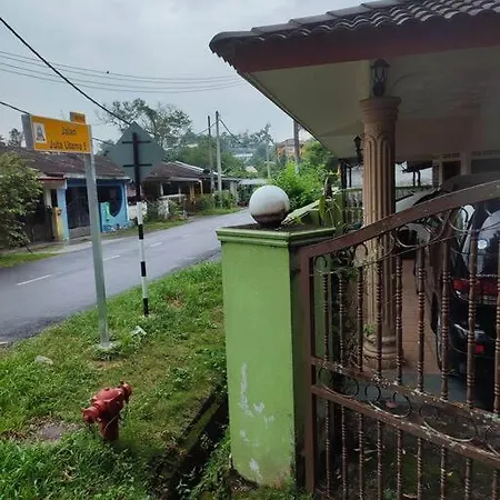 Mai Kkb Homestay In Kuala Kubu Bharu Taman Juta Exterior photo