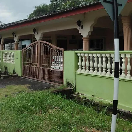 Mai Kkb Homestay In Kuala Kubu Bharu Taman Juta Exterior photo